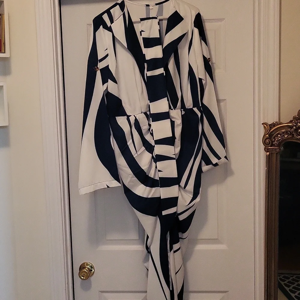 Dress - Picture 1 of 7